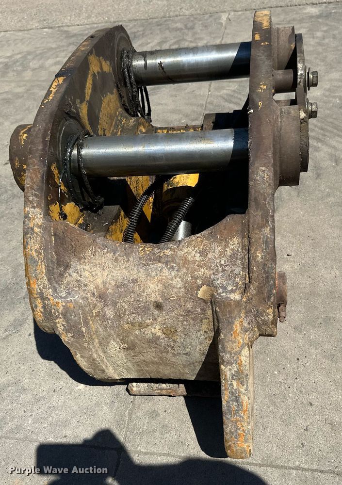 image for item EB2518 Hensley excavator bucket