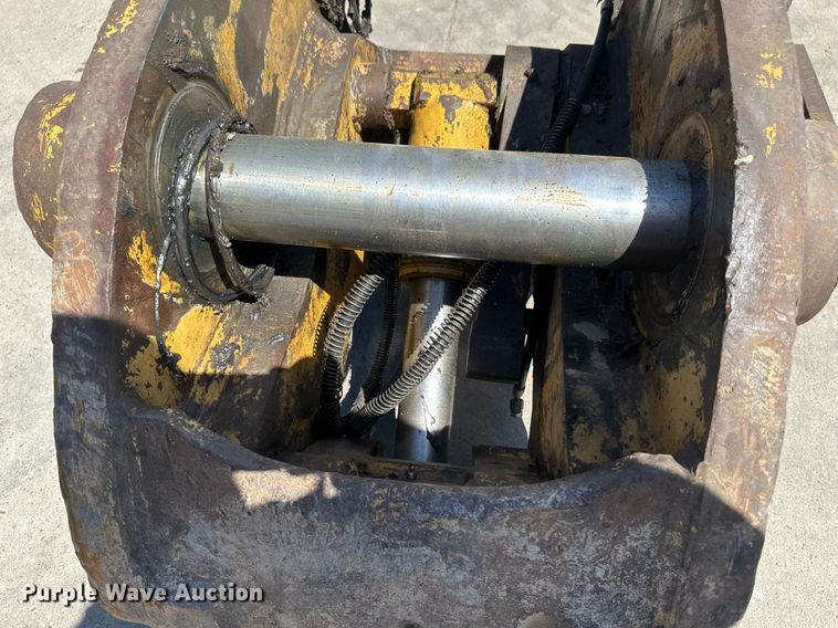 image for item EB2518 Hensley excavator bucket