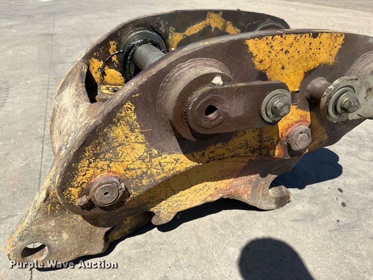 image for item EB2518 Hensley excavator bucket