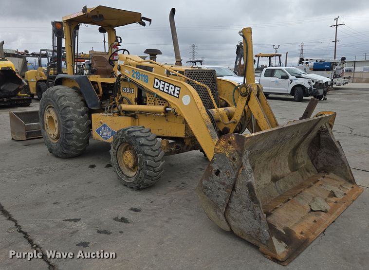 image for item EC0923 2004 John Deere 210LE landscape tractor