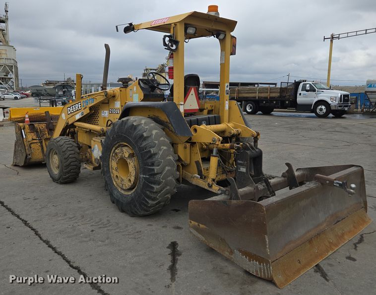 image for item EC0923 2004 John Deere 210LE landscape tractor