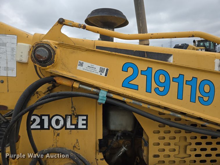 image for item EC0923 2004 John Deere 210LE landscape tractor