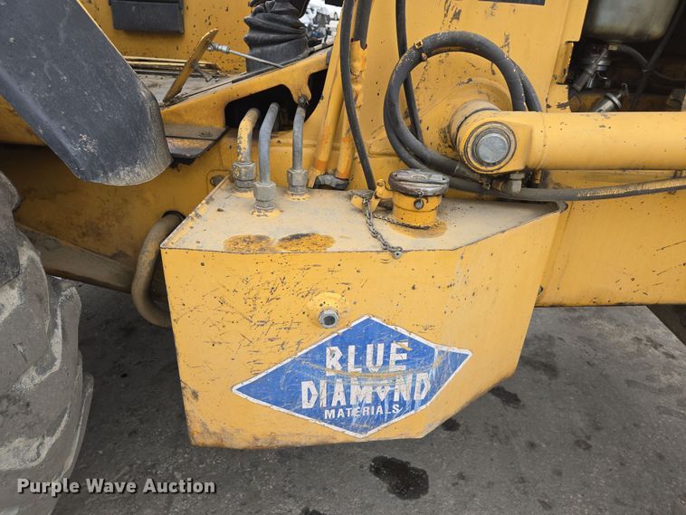 image for item EC0923 2004 John Deere 210LE landscape tractor