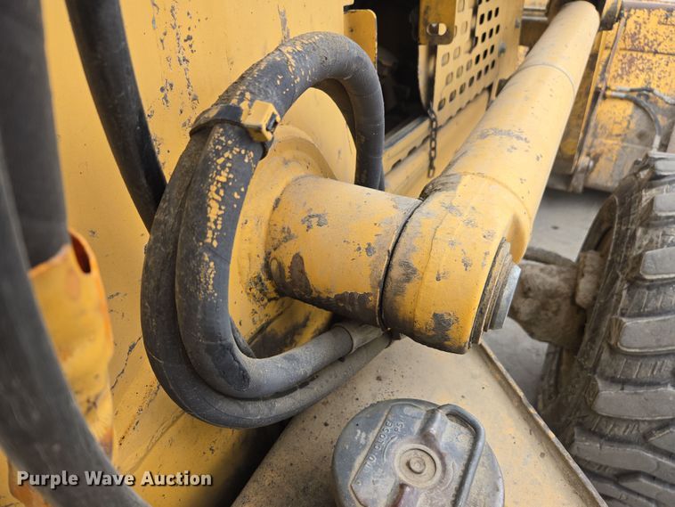 image for item EC0923 2004 John Deere 210LE landscape tractor