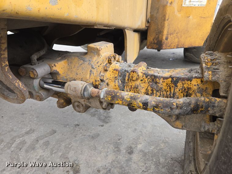 image for item EC0923 2004 John Deere 210LE landscape tractor