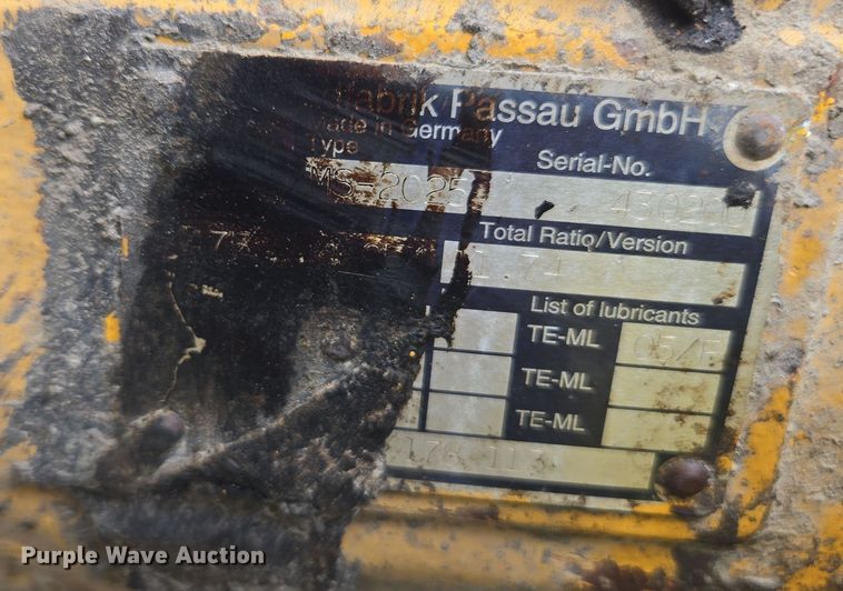 image for item EC0923 2004 John Deere 210LE landscape tractor