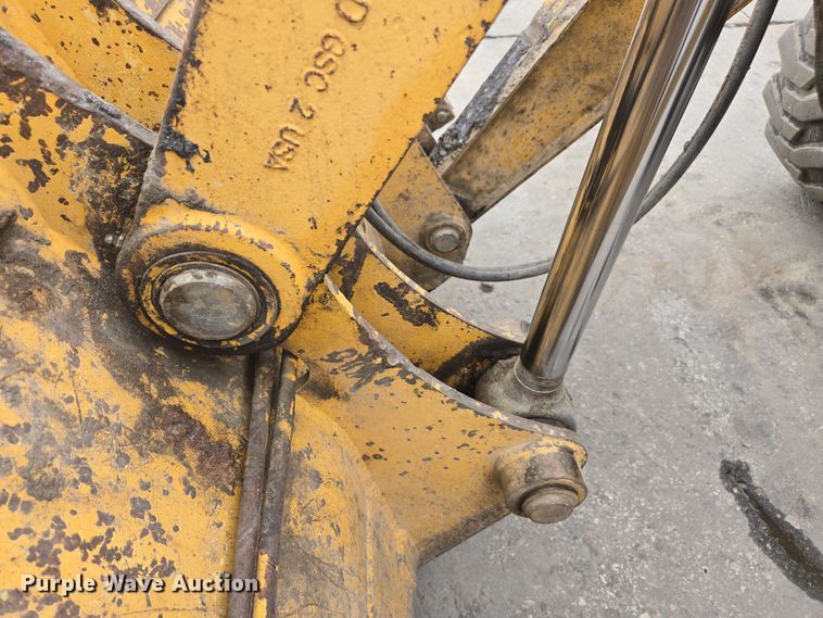 image for item EC0923 2004 John Deere 210LE landscape tractor