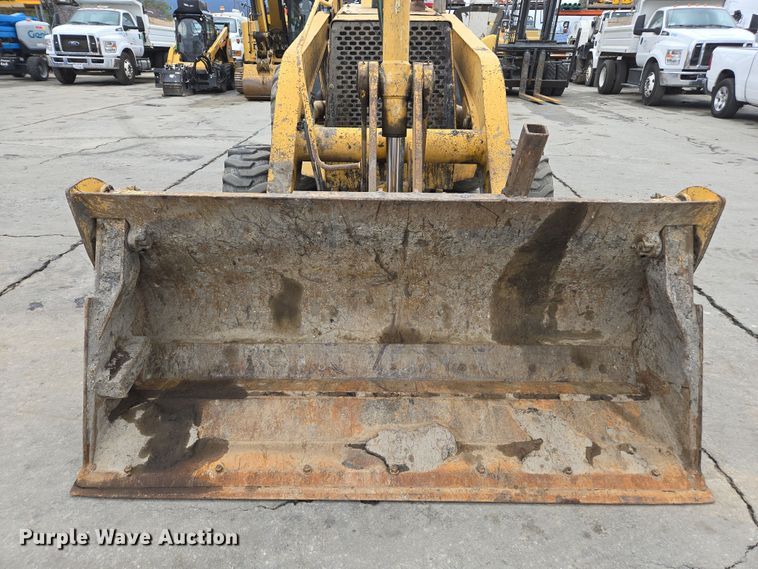 image for item EC0923 2004 John Deere 210LE landscape tractor