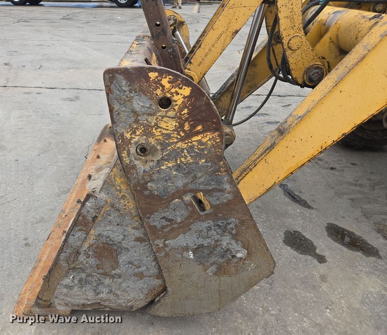 image for item EC0923 2004 John Deere 210LE landscape tractor