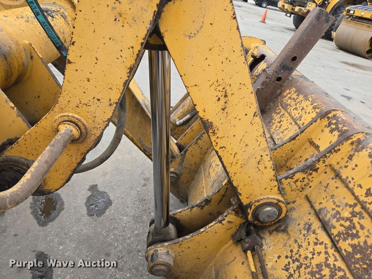 image for item EC0923 2004 John Deere 210LE landscape tractor