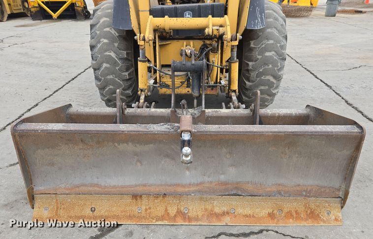 image for item EC0923 2004 John Deere 210LE landscape tractor