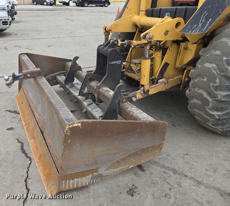 image for item EC0923 2004 John Deere 210LE landscape tractor