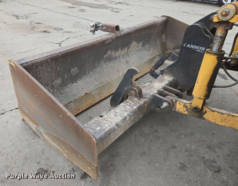 image for item EC0923 2004 John Deere 210LE landscape tractor