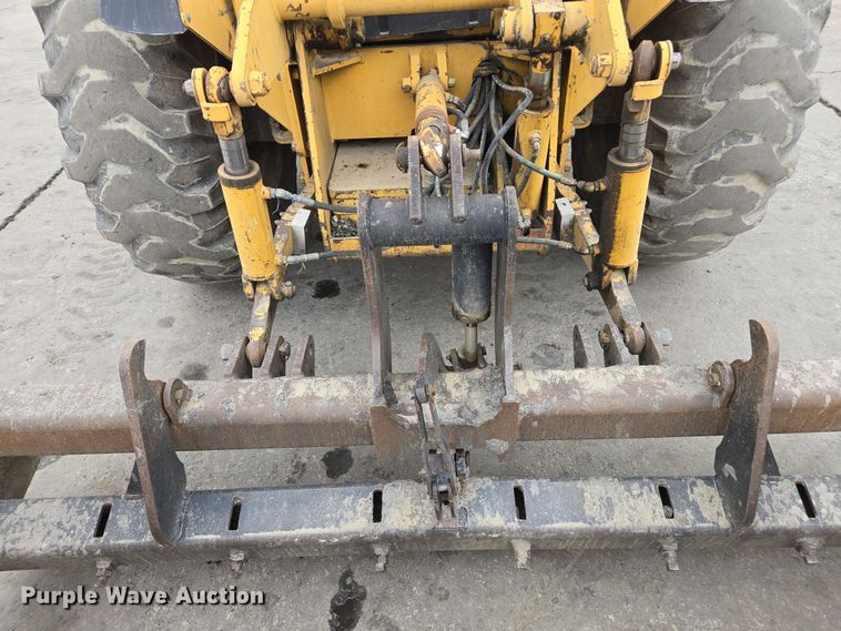 image for item EC0923 2004 John Deere 210LE landscape tractor