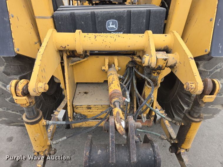 image for item EC0923 2004 John Deere 210LE landscape tractor