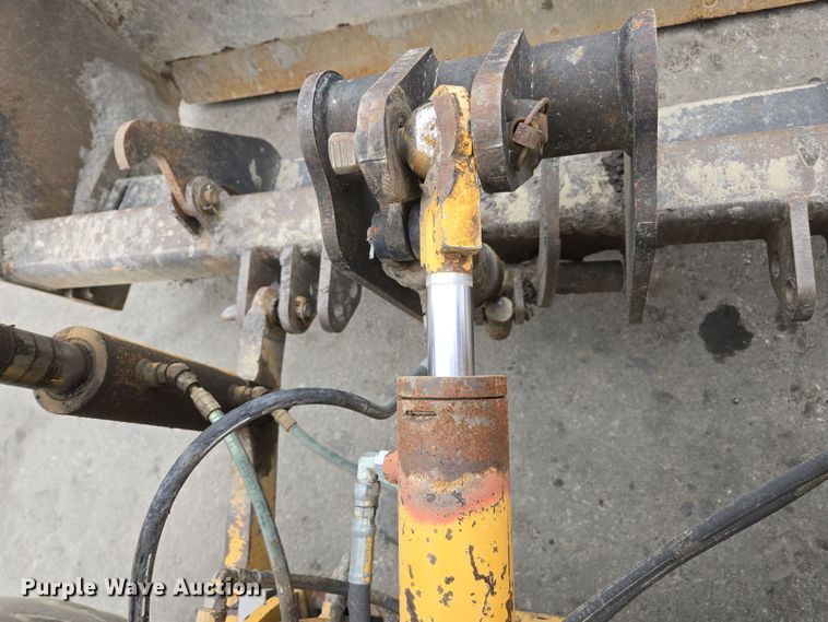 image for item EC0923 2004 John Deere 210LE landscape tractor