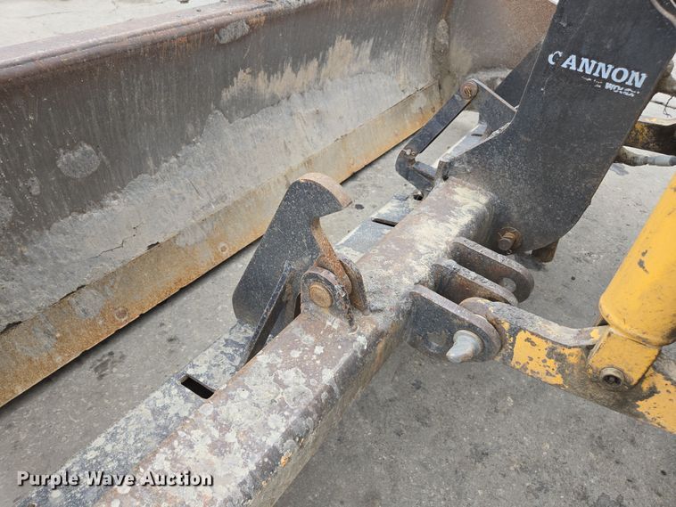 image for item EC0923 2004 John Deere 210LE landscape tractor