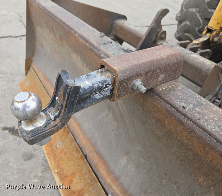 image for item EC0923 2004 John Deere 210LE landscape tractor