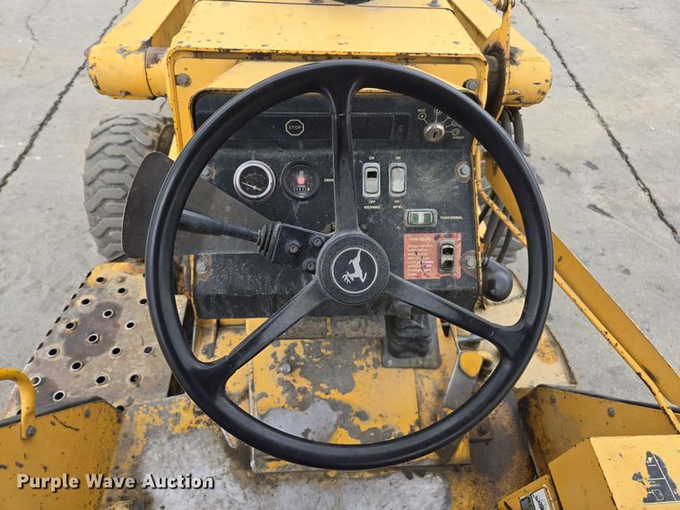 image for item EC0923 2004 John Deere 210LE landscape tractor