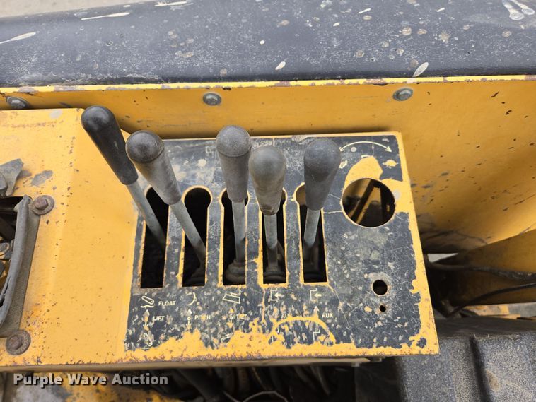 image for item EC0923 2004 John Deere 210LE landscape tractor