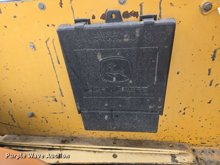 image for item EC0923 2004 John Deere 210LE landscape tractor