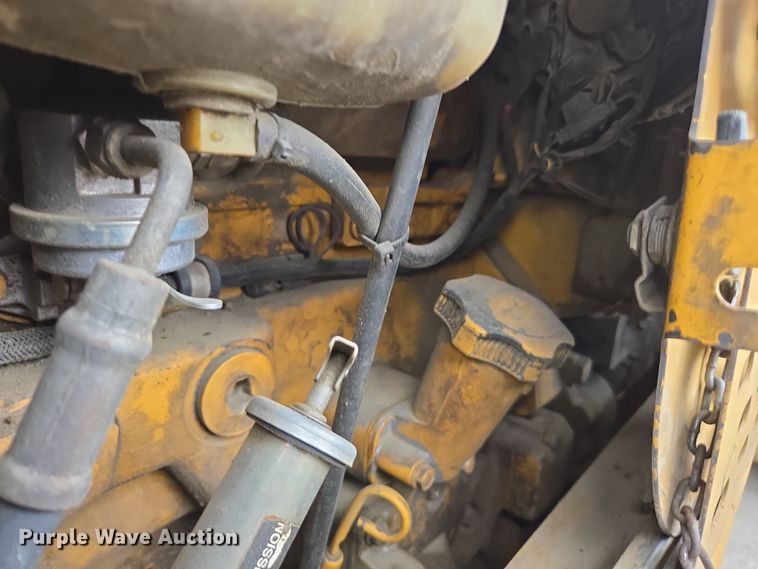 image for item EC0923 2004 John Deere 210LE landscape tractor