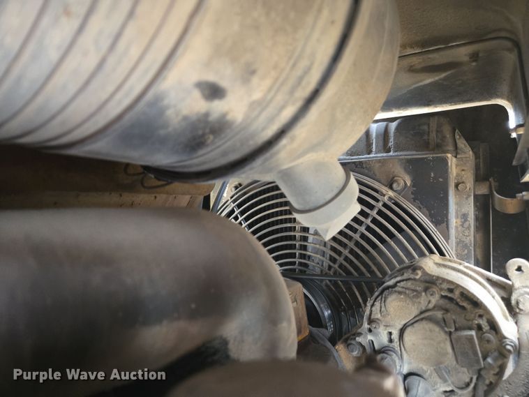 image for item EC0923 2004 John Deere 210LE landscape tractor