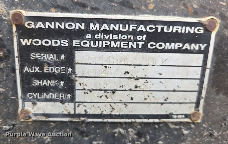 image for item EC0923 2004 John Deere 210LE landscape tractor