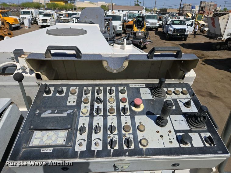 image for item EC0970 2010 Wirtgen W2100 milling machine