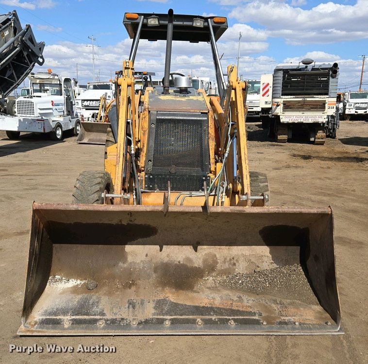 image for item EC0971 2005 Case 570 MXT industrial tractor