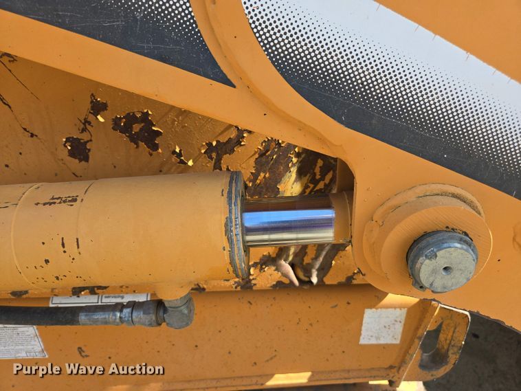 image for item EC0971 2005 Case 570 MXT industrial tractor