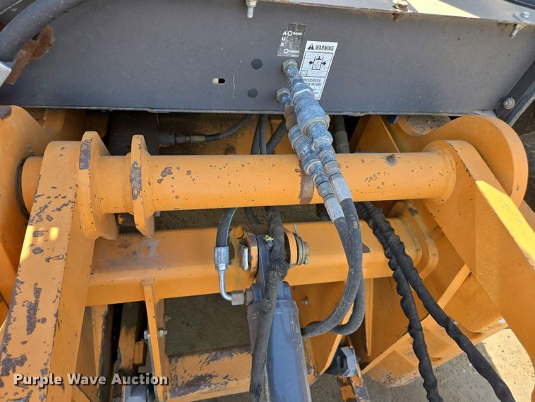 image for item EC0971 2005 Case 570 MXT industrial tractor