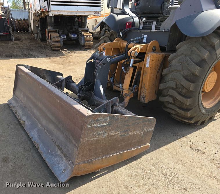 image for item EC0971 2005 Case 570 MXT industrial tractor