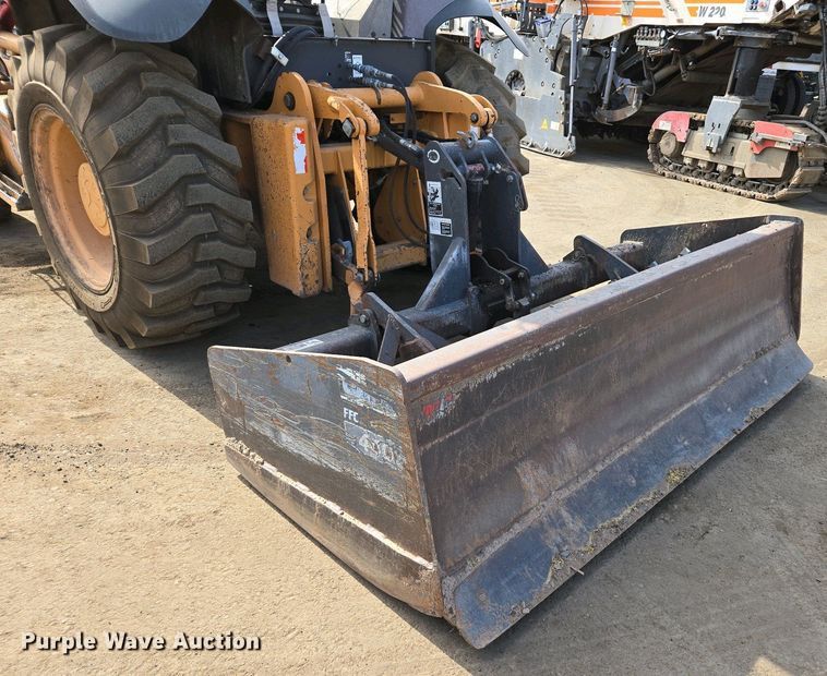 image for item EC0971 2005 Case 570 MXT industrial tractor