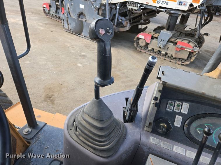 image for item EC0971 2005 Case 570 MXT industrial tractor