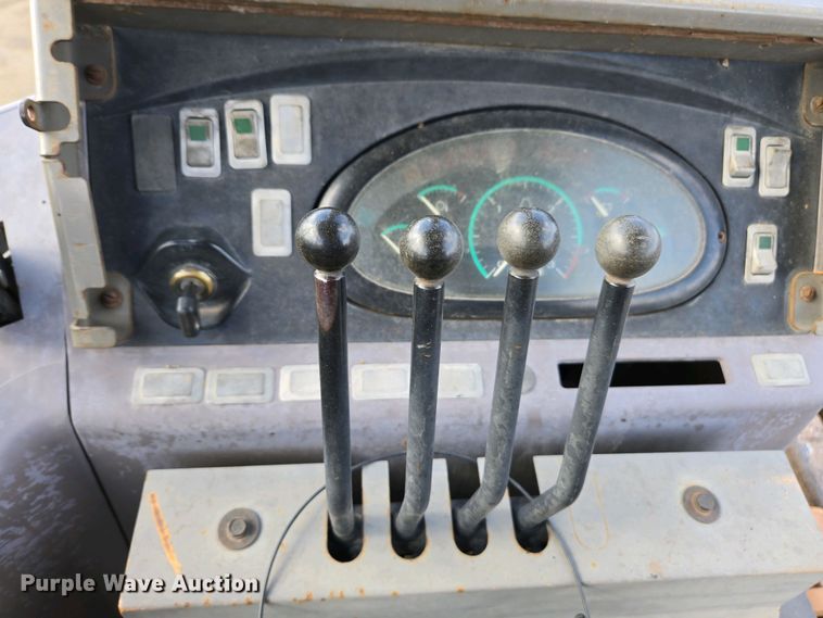 image for item EC0971 2005 Case 570 MXT industrial tractor