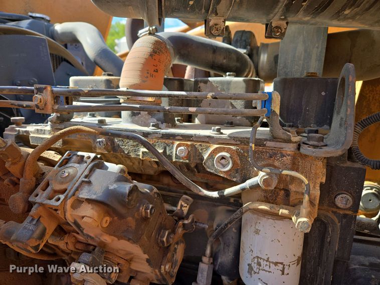 image for item EC0971 2005 Case 570 MXT industrial tractor