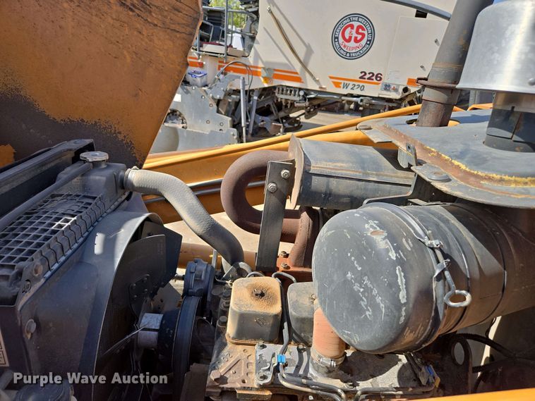 image for item EC0971 2005 Case 570 MXT industrial tractor