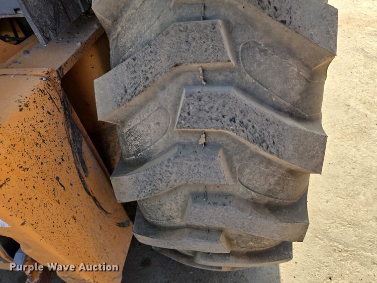 image for item EC0971 2005 Case 570 MXT industrial tractor