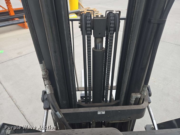 image for item EC1015 2016 Unicarriers CFS40 forklift