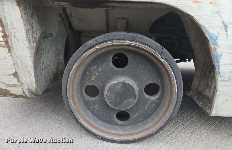 image for item EC1015 2016 Unicarriers CFS40 forklift