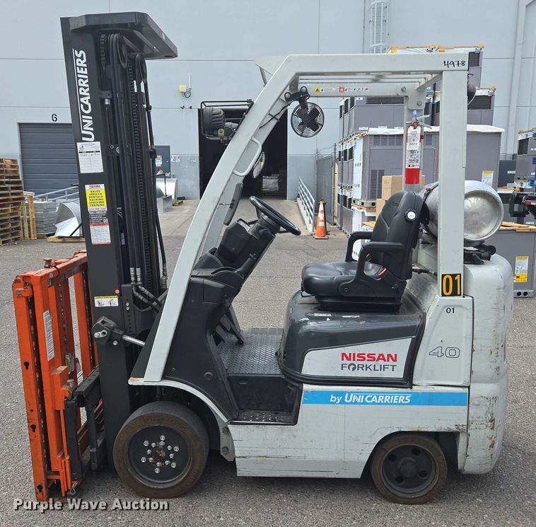 image for item EC1016 2015 Nissan CFS40 forklift