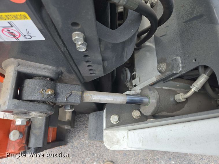 image for item EC1016 2015 Nissan CFS40 forklift