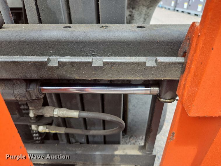 image for item EC1016 2015 Nissan CFS40 forklift