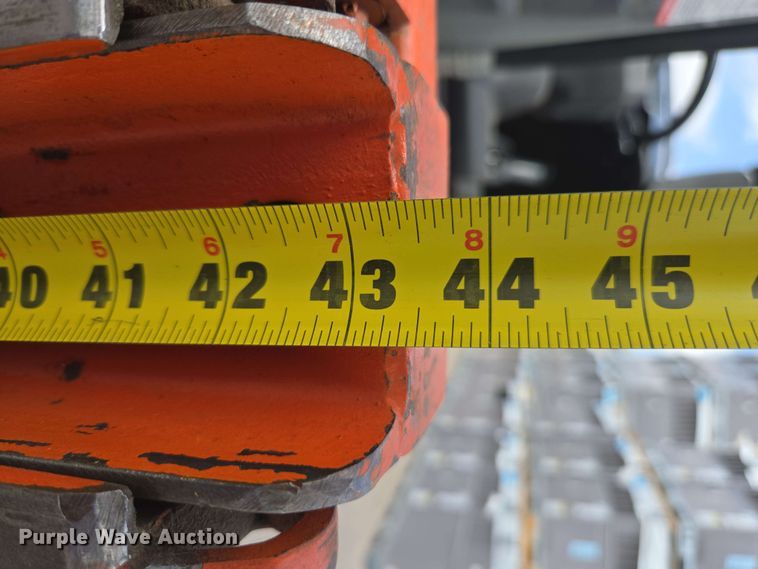 image for item EC1016 2015 Nissan CFS40 forklift