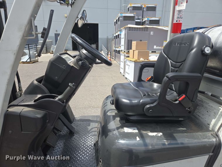 image for item EC1016 2015 Nissan CFS40 forklift