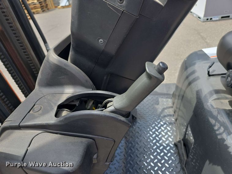 image for item EC1016 2015 Nissan CFS40 forklift