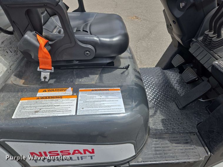 image for item EC1016 2015 Nissan CFS40 forklift