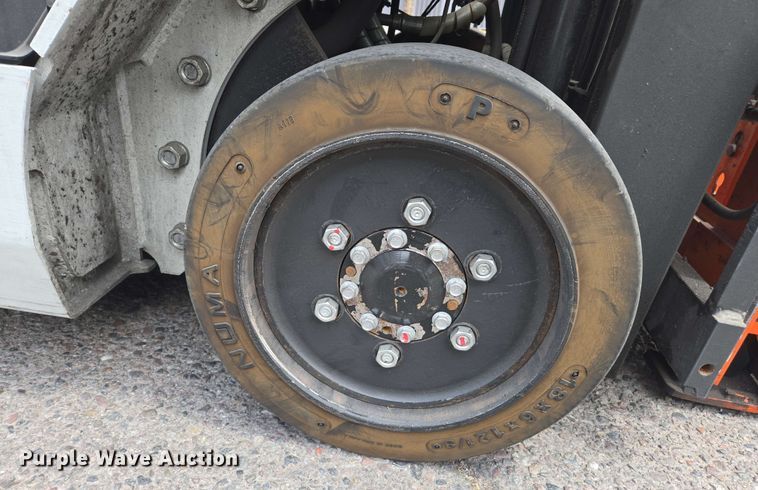 image for item EC1016 2015 Nissan CFS40 forklift