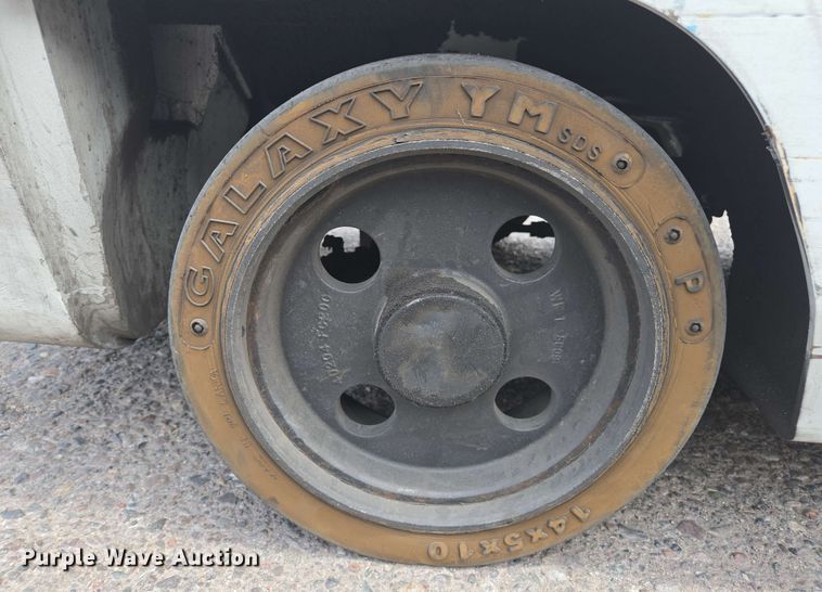 image for item EC1016 2015 Nissan CFS40 forklift